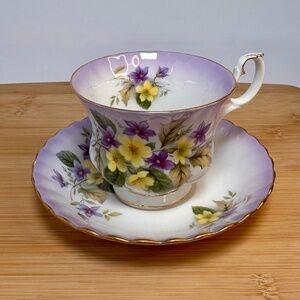 Royal Albert “Radiance Series” Violet & Primrose Teacup & Saucer Set 🌸